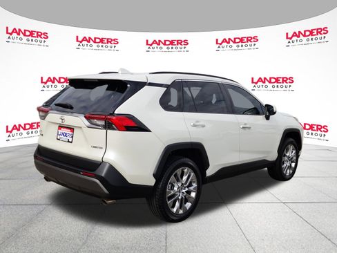 Used 2019 Toyota RAV4 Limited image 3