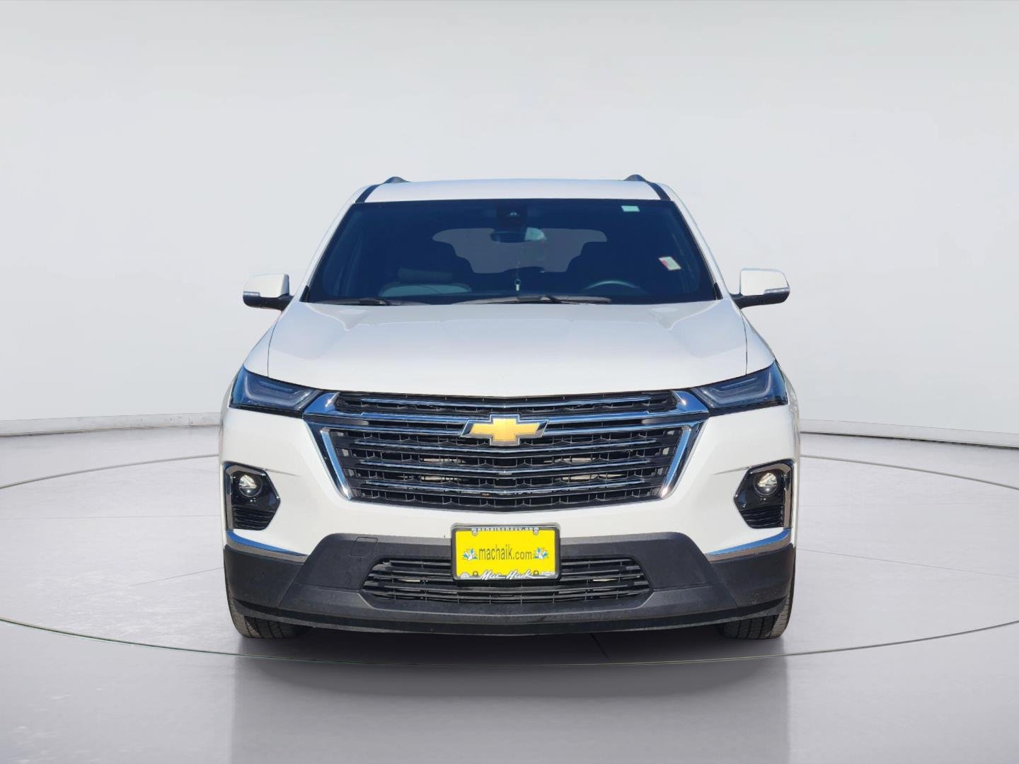Used 2023 Chevrolet Traverse LT FWD image 2