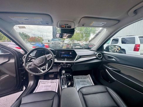 Used 2025 Chevrolet Trax ACTIV w/ Driver Confidence Package image 18