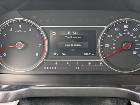 Used 2023 Kia Sorento S w/ Panoramic Sunroof Package FWD image 11