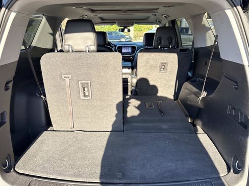 Used 2018 GMC Acadia SLT w/ LPO, Black Accent Package image 32