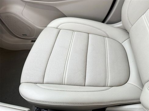 Used 2023 GMC Acadia Denali image 22