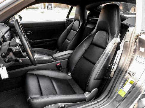 Used 2019 Porsche 718 Cayman S RWD image 38