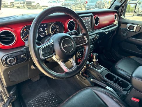 Used 2023 Jeep Wrangler Unlimited Rubicon AWD/4WD image 2