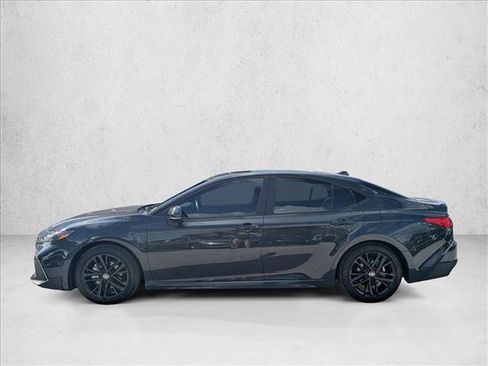 Used 2025 Toyota Camry SE FWD image 9