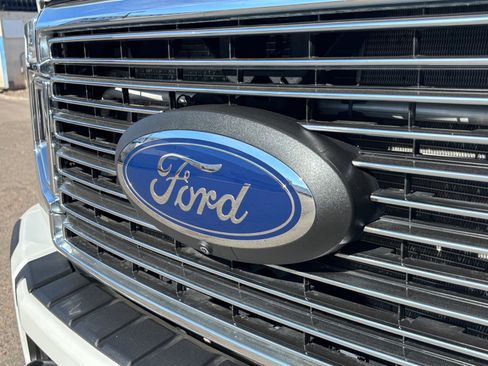 Used 2022 Ford F350 Platinum w/ FX4 Off-Road Package image 22