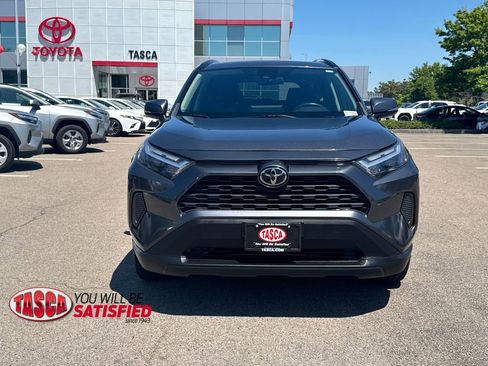 Used 2022 Toyota RAV4 XLE w/ Convenience Package AWD/4WD image 2