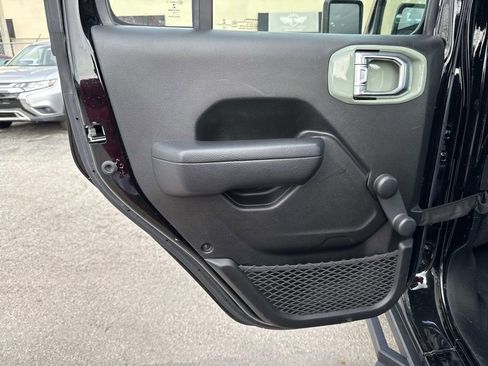 Used 2022 Jeep Gladiator Sport image 14