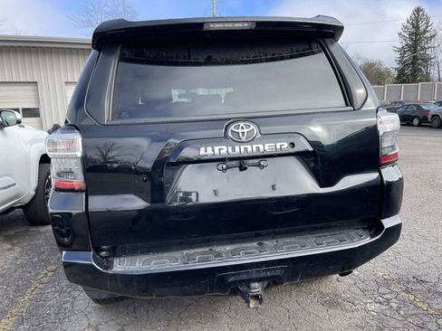 Used 2015 Toyota 4Runner SR5 image 3