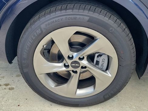 New 2026 Genesis GV70 2.5T Select AWD/4WD image 3