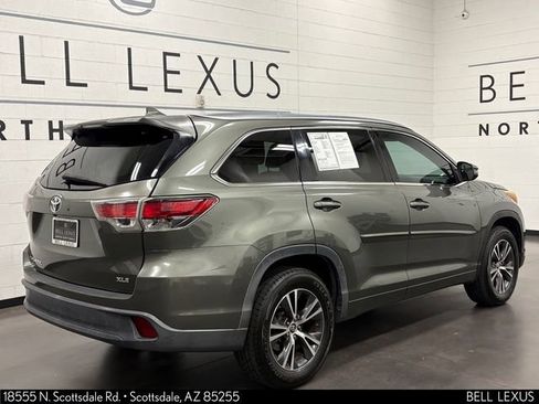 Used 2016 Toyota Highlander XLE FWD image 4