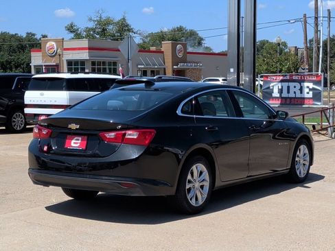 Used 2025 Chevrolet Malibu LT FWD image 8