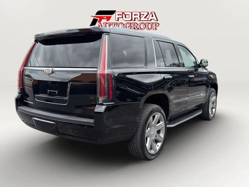 Used 2018 Cadillac Escalade Luxury RWD image 7