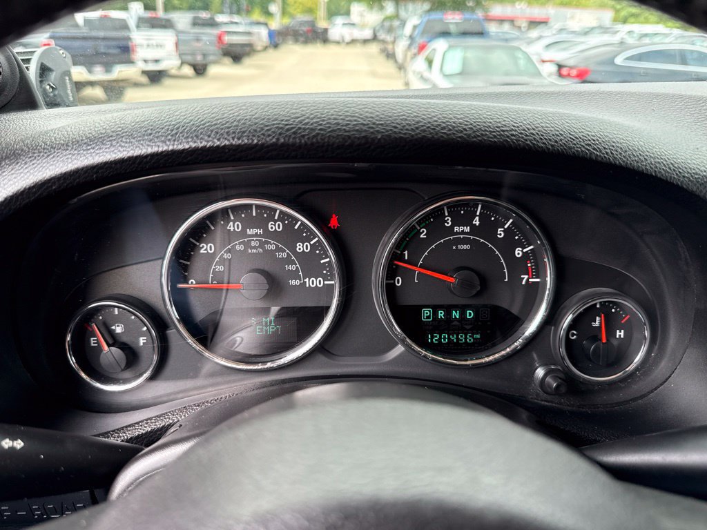 Used 2014 Jeep Wrangler Unlimited Rubicon w/ Connectivity Group AWD/4WD image 26
