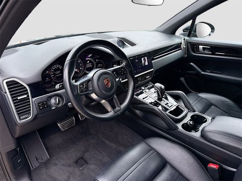 Used 2019 Porsche Cayenne S w/ Premium Plus Package image 10