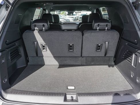 New 2026 Chevrolet Traverse LT w/ Midnight/Sport Edition FWD image 24