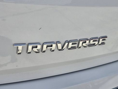 Used 2023 Chevrolet Traverse High Country FWD image 14