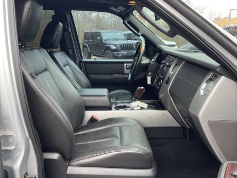 Used 2010 Ford Expedition Limited image 16
