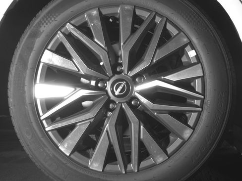 Used 2025 Nissan Altima 2.5 SV FWD image 15