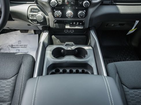 New 2026 RAM 1500 4x4 Crew Cab image 32