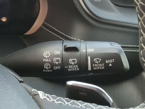 Used 2023 Jeep Grand Cherokee Laredo w/ Luxury Tech Group I image 32