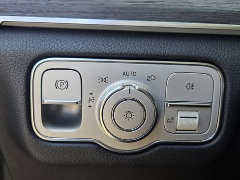 Used 2022 Mercedes-Benz GLS 450 4MATIC image 27