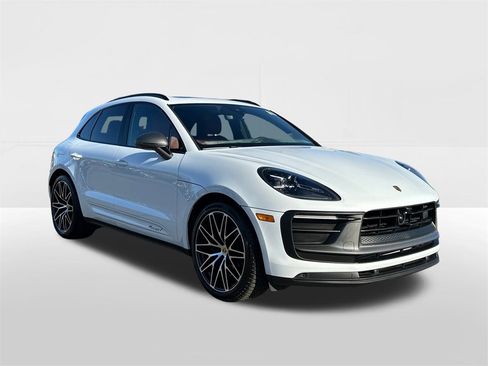 Used 2024 Porsche Macan Turbo image 5