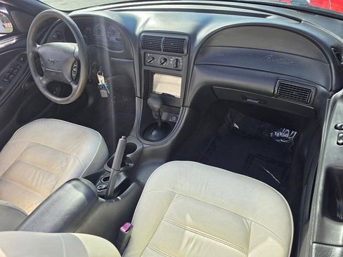 Used 2000 Ford Mustang Convertible RWD image 32