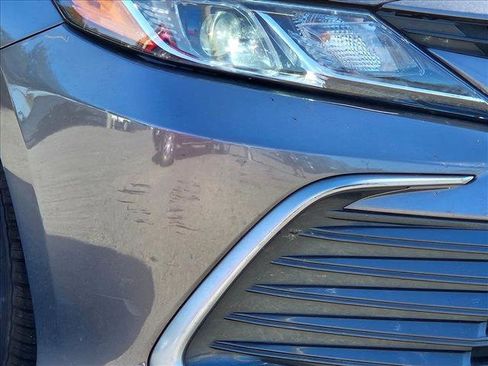 Used 2022 Toyota Camry LE FWD image 5