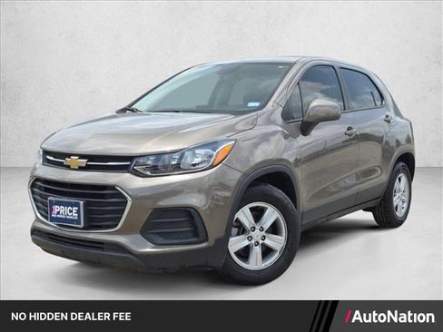 Used 2021 Chevrolet Trax LS FWD image 1