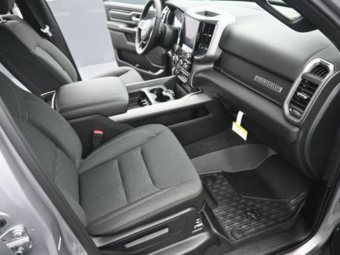 New 2026 RAM 1500 4x4 Crew Cab image 17