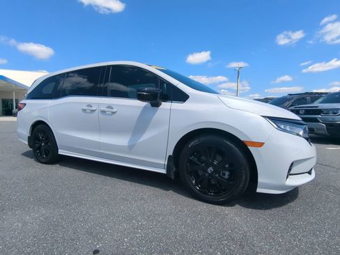 Used 2023 Honda Odyssey Sport image 1