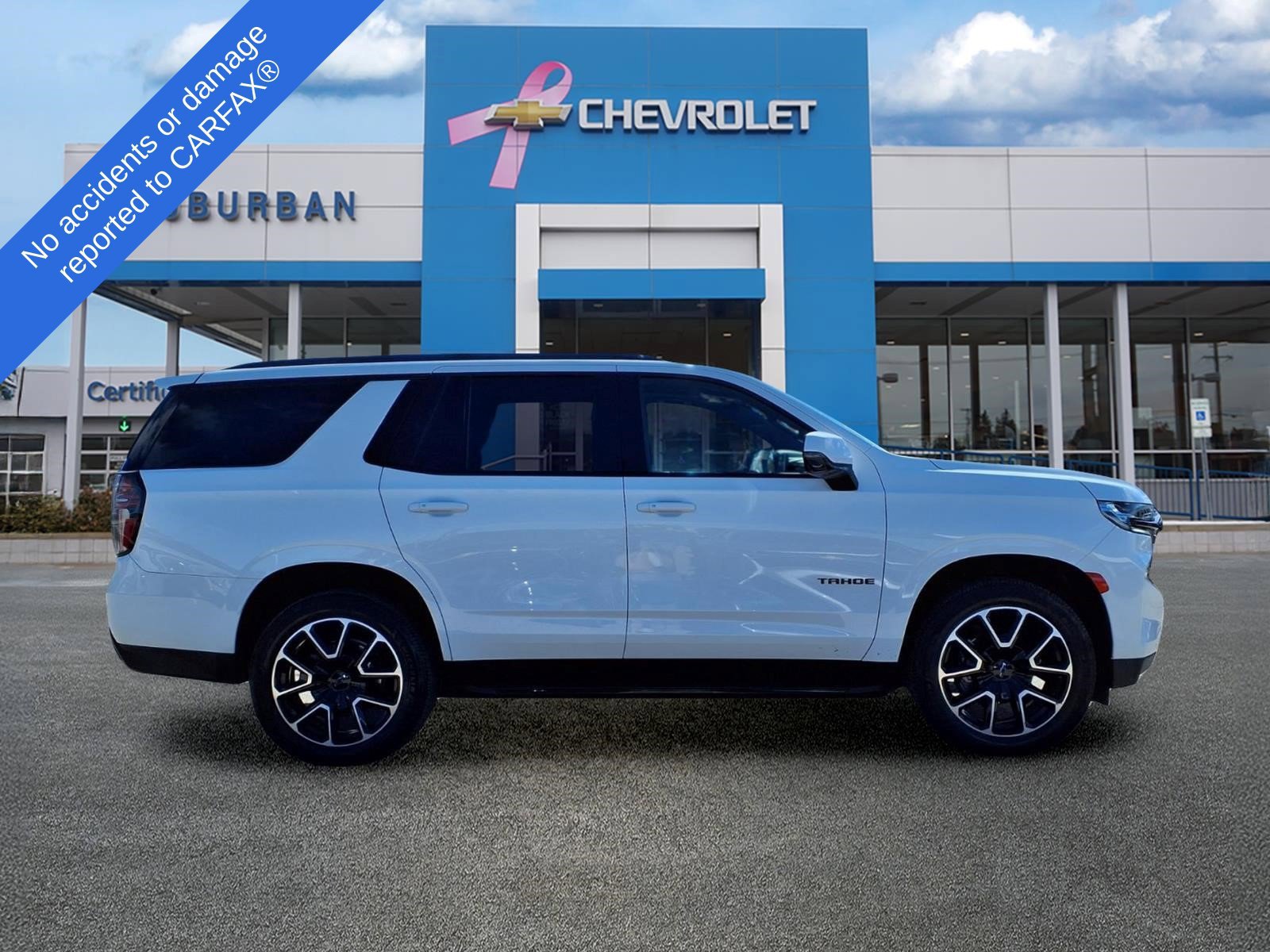 Used 2024 Chevrolet Tahoe RST w/ Luxury Package AWD/4WD image 4