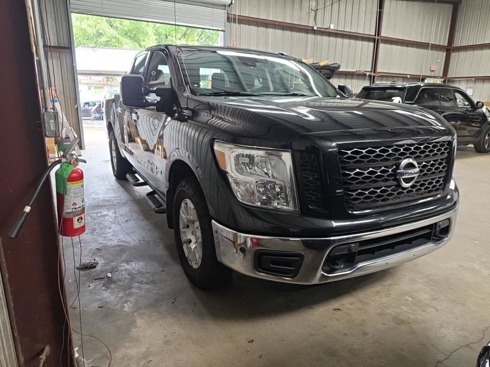 Used 2019 Nissan Titan SV w/ SV Convenience Package RWD image 4