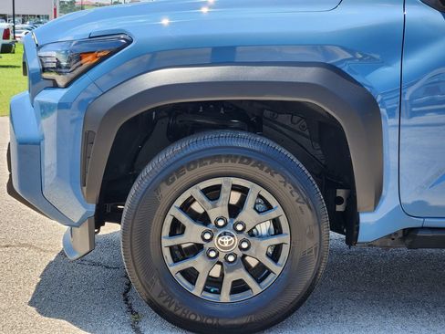 Used 2026 Toyota 4Runner SR5 RWD image 9