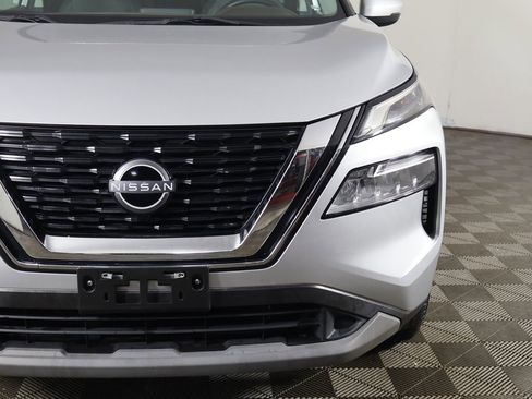 Used 2022 Nissan Rogue SV image 12