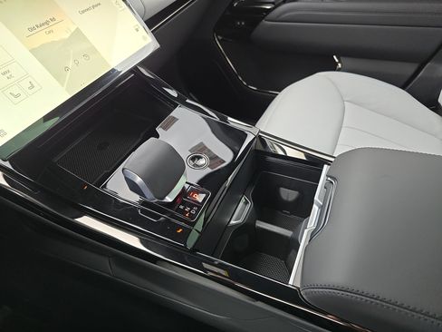 New 2026 Land Rover Range Rover Sport Dynamic SE image 25