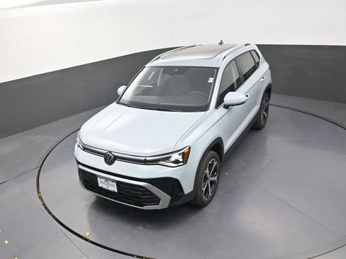 New 2026 Volkswagen Taos SEL image 14