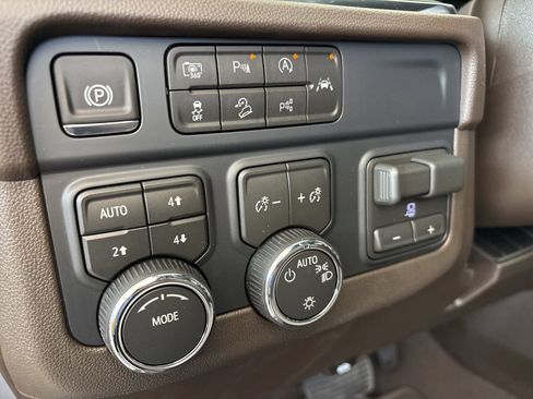 New 2026 Chevrolet Tahoe LS w/ LS Custom Edition AWD/4WD image 12