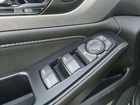 Used 2023 Chevrolet Traverse LT AWD/4WD image 32