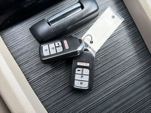 Used 2018 Honda Pilot Elite image 24