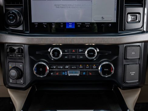 Used 2026 Ford F250 Platinum w/ Platinum Plus Package AWD/4WD image 28