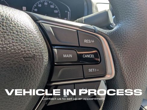 Used 2018 Honda Accord LX image 32