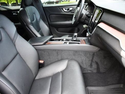 Used 2023 Volvo S60 B5 Plus w/ Climate Package image 28