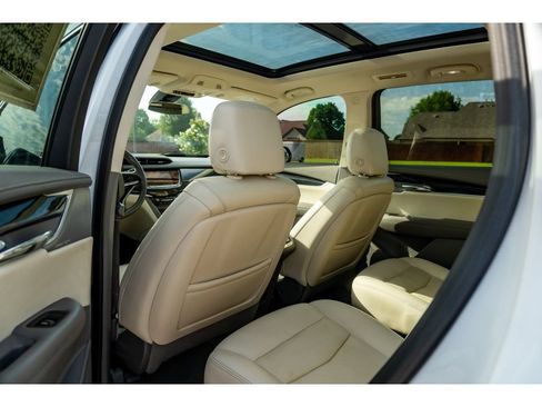 Used 2023 Cadillac XT6 Premium Luxury FWD image 13