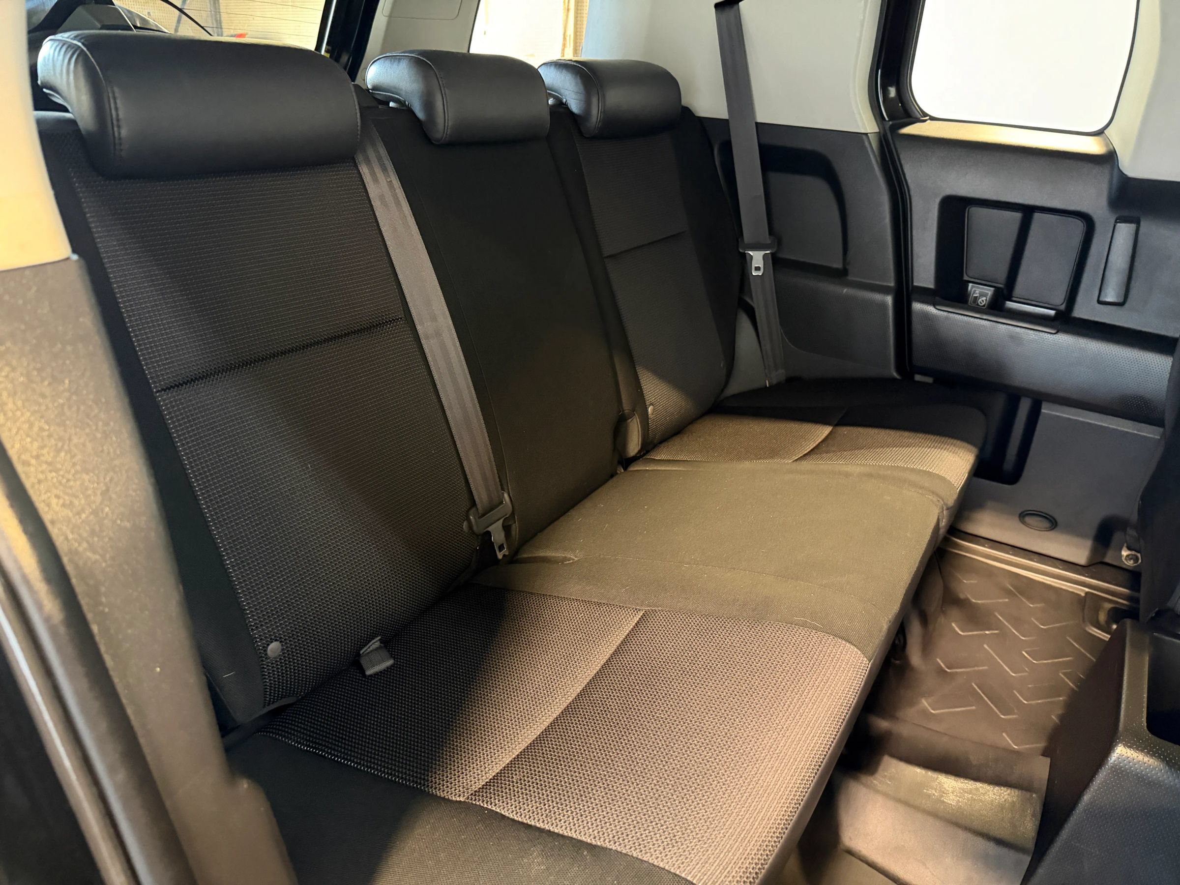 Used 2007 Toyota FJ Cruiser 4WD w/ Convenience Pkg image 28