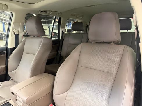 Used 2023 Lexus GX 460 Premium w/ Premium Package AWD/4WD image 18