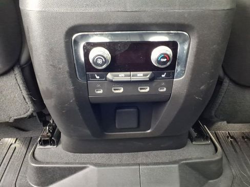 Used 2023 GMC Yukon Denali Ultimate AWD/4WD image 11