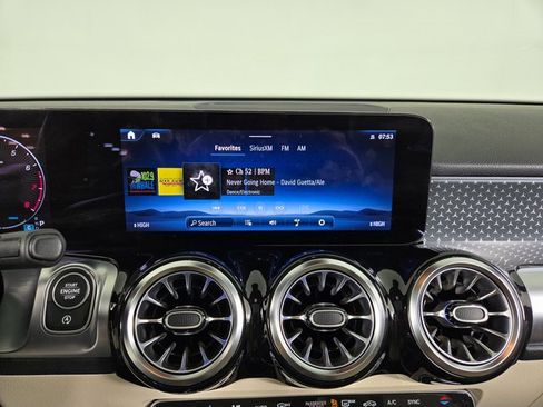 Certified 2025 Mercedes-Benz GLB 250 4MATIC image 24