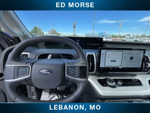 Used 2025 Ford Expedition Active AWD/4WD image 11